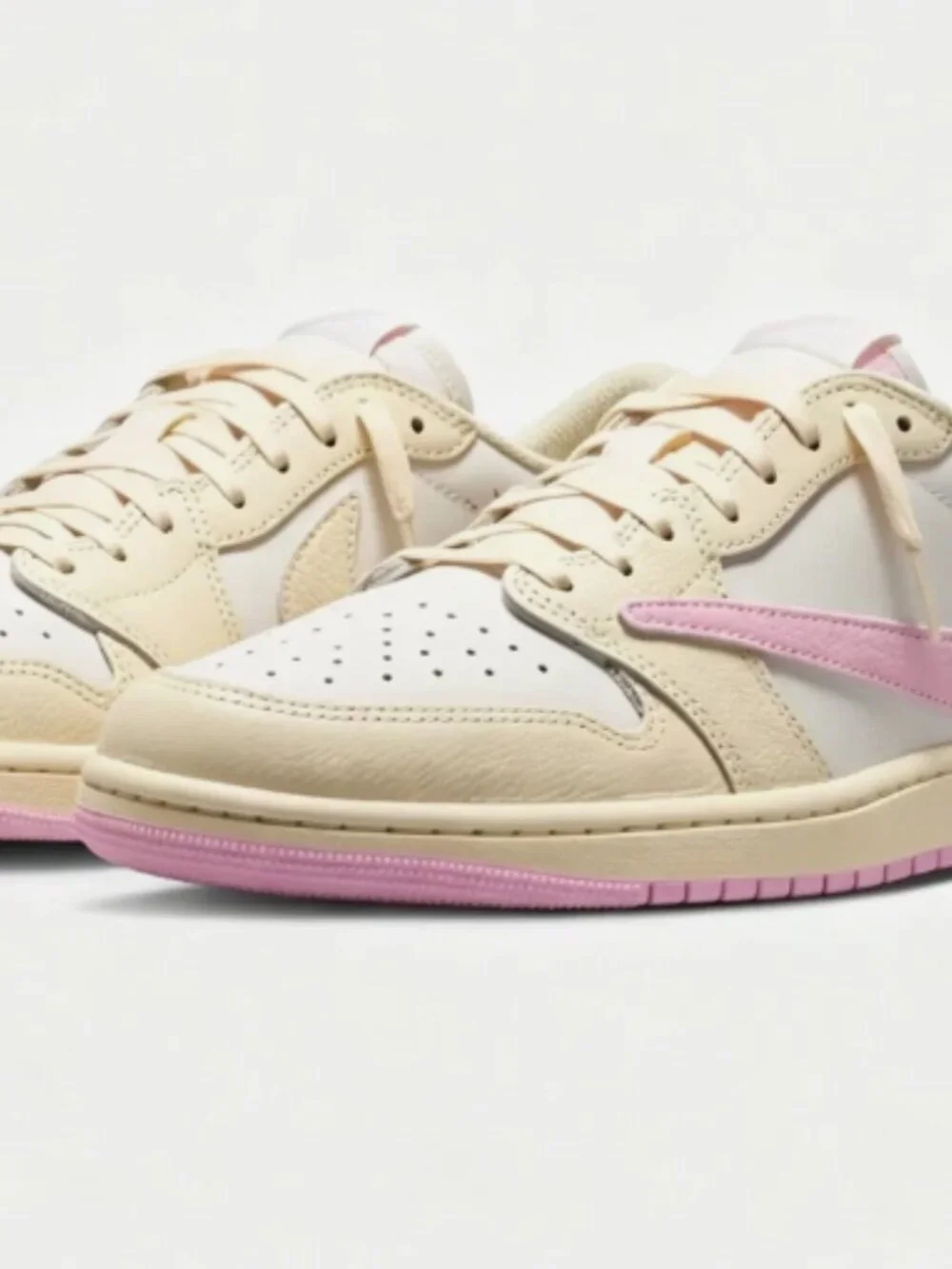 Nike Air Jordan 1 Low Travis Scott Shy Pink